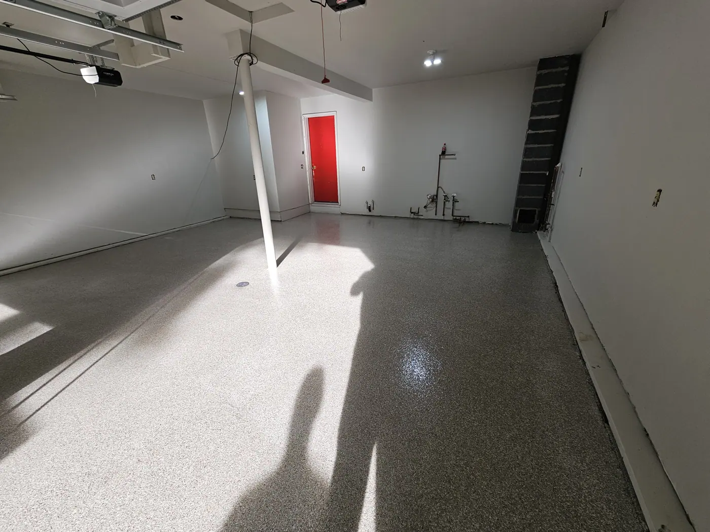 Same garage after a polyurea flake coating